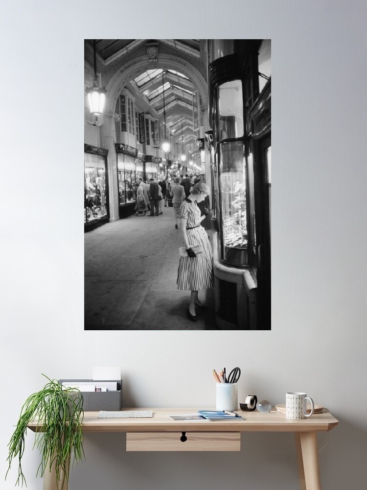 Street Fashion Photographers - Slim Aarons, Burlington Arcade - Londra