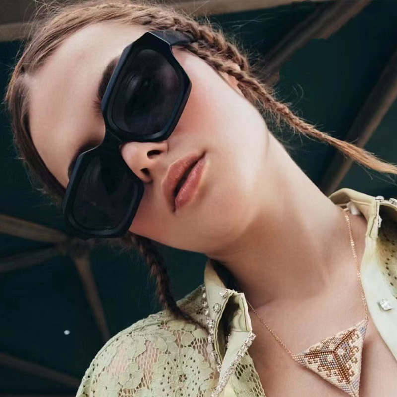 Basit Kaba Çerçeve Güneş Gözlü - Street Fashion Photographers incelemesi ve fiyatı